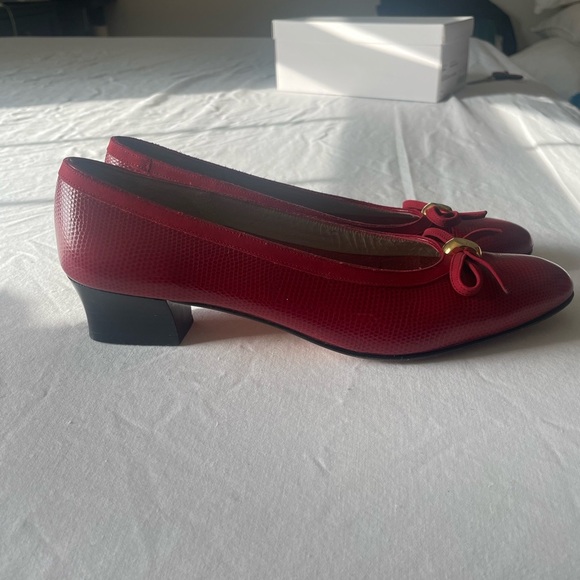 Salvatore Ferragamo vintage Red leatherWomen's Shoes with Bow Detail - Picture 11 of 12